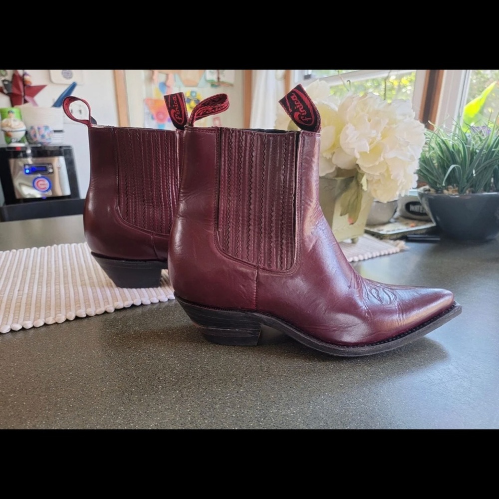 Finicia leather boots